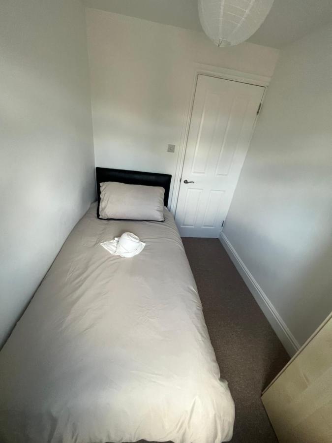 City Reach Retreat Spacious 4Bed House Startford Maryland Great Transport Links Londra Esterno foto